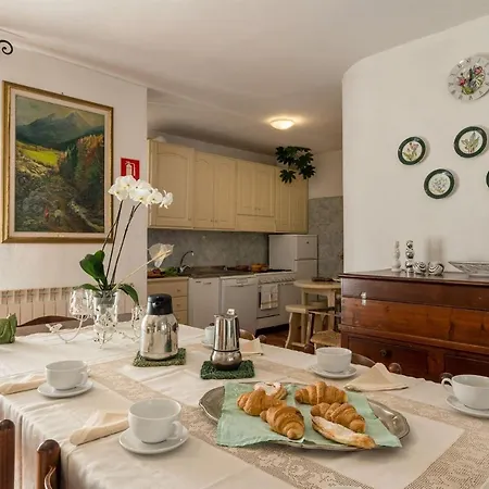 Il Castagno Apartment *
