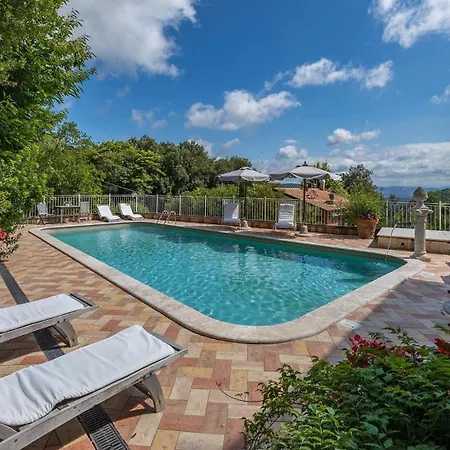 Il Castagno Apartment *